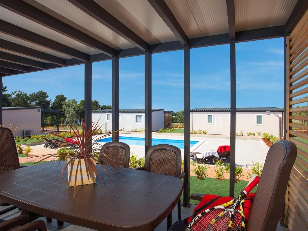 Camping Adria Mobile Homes In Camping Kastanija Novigrad Istria Exterior foto
