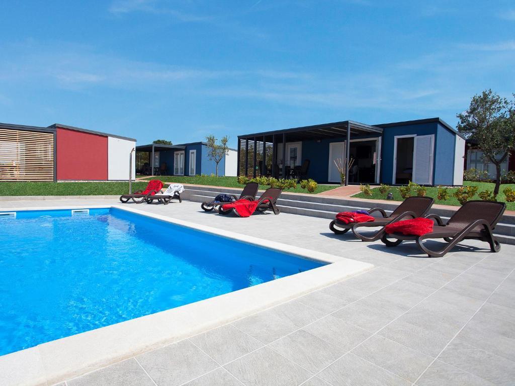 Camping Adria Mobile Homes In Camping Kastanija Novigrad Istria Exterior foto