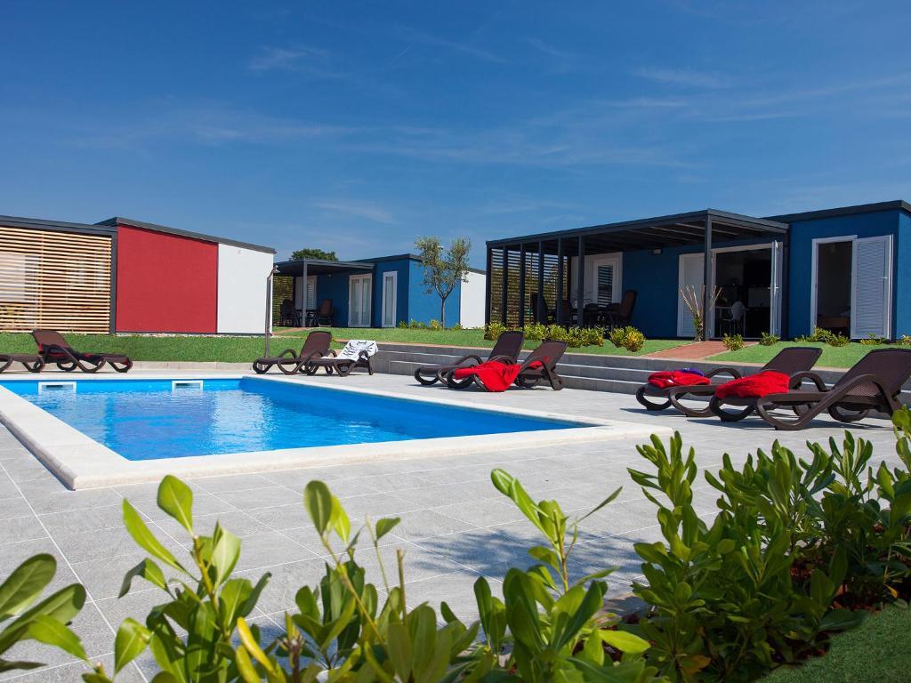 Camping Adria Mobile Homes In Camping Kastanija Novigrad Istria Exterior foto