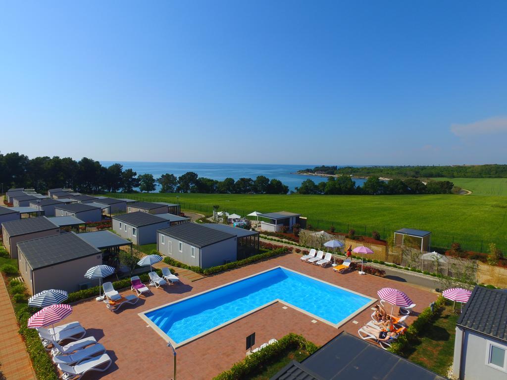 Camping Adria Mobile Homes In Camping Kastanija Novigrad Istria Exterior foto