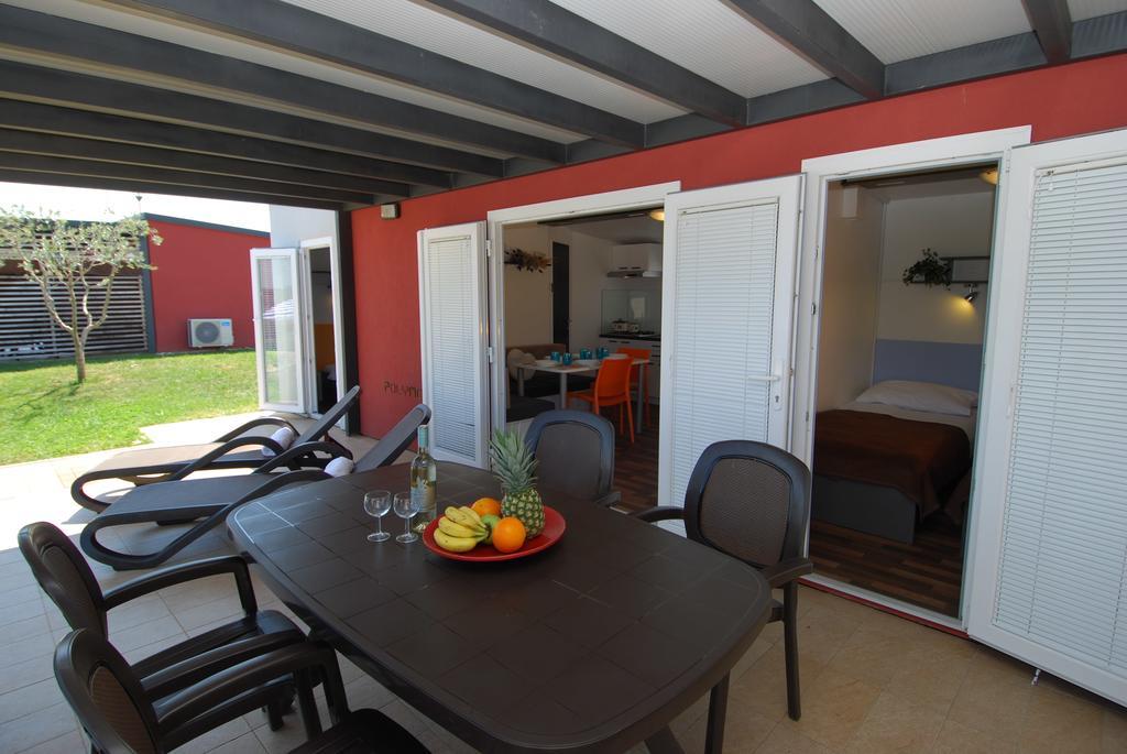 Camping Adria Mobile Homes In Camping Kastanija Novigrad Istria Exterior foto