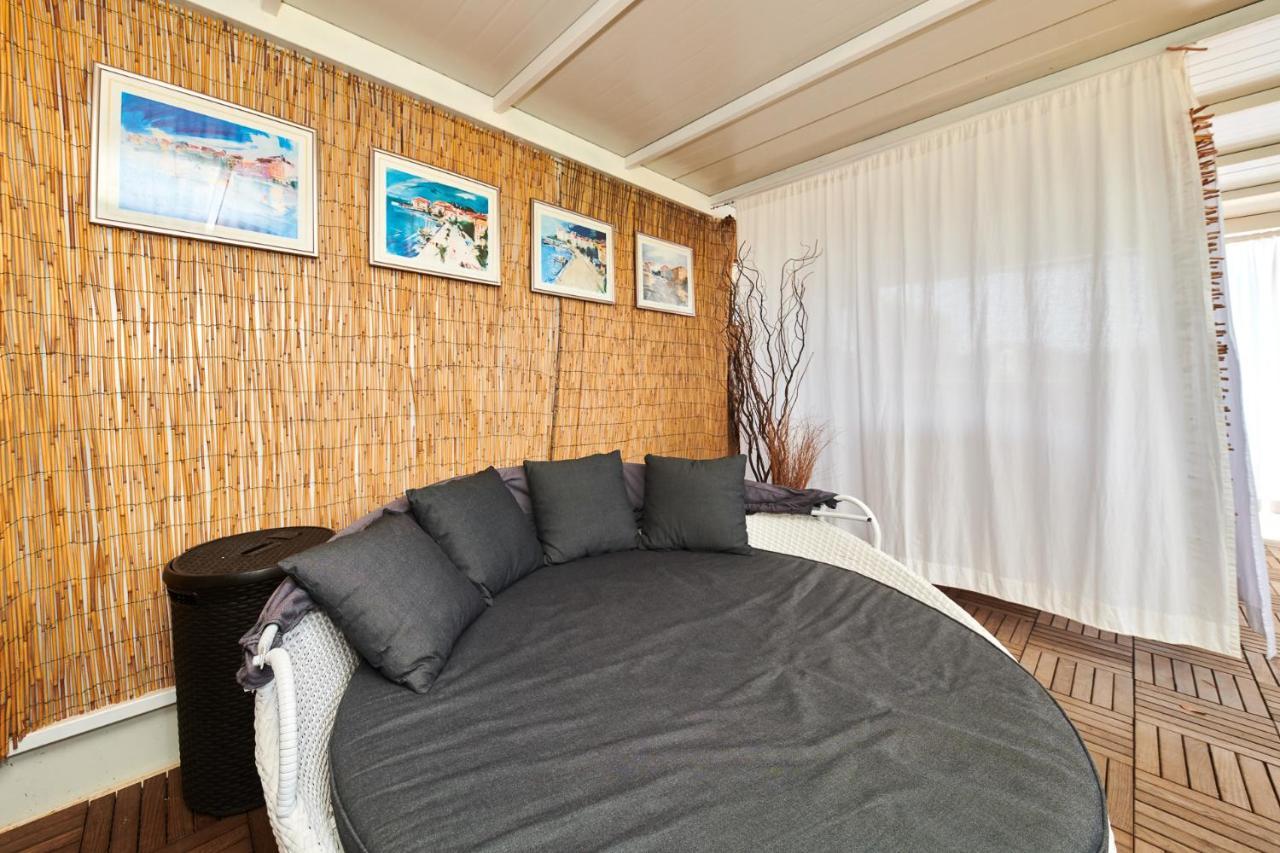 Camping Adria Mobile Homes In Camping Kastanija Novigrad Istria Exterior foto